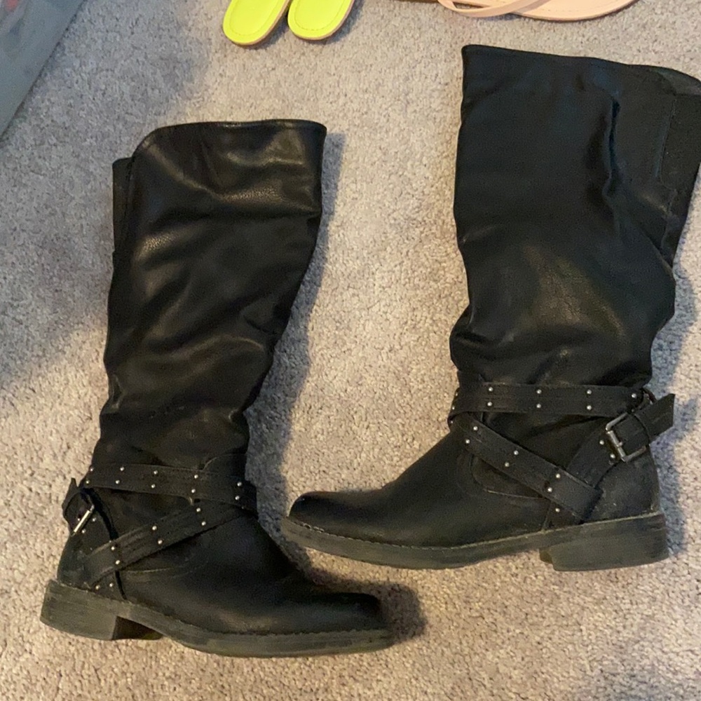 Black boots